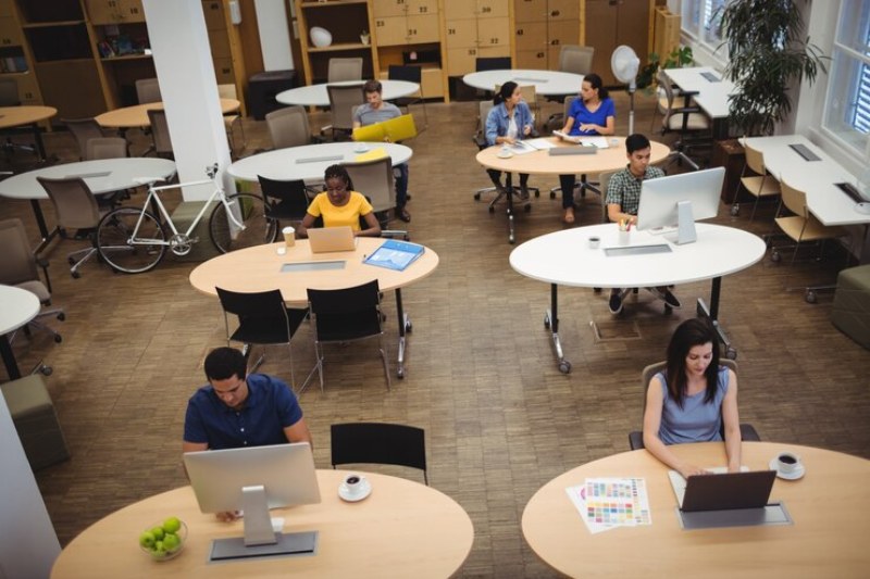 How Coworking Spaces Can Help Reduce Overhead Costs for Startups?